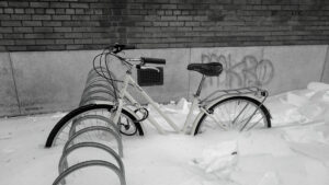 Vélo prit dans la neige